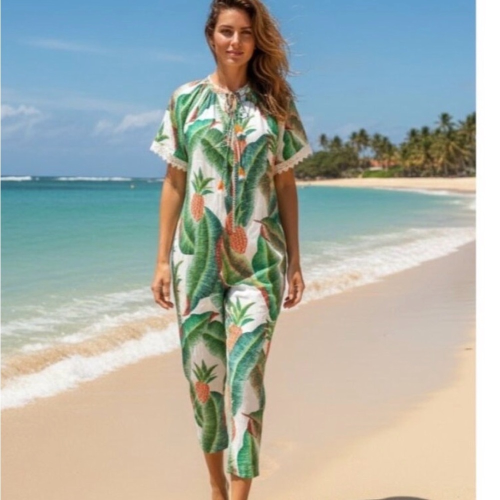 NWOT Farm Rio Forest Palm Jumpsuit in White Linen‎ Pineapple Print Crop XS boho